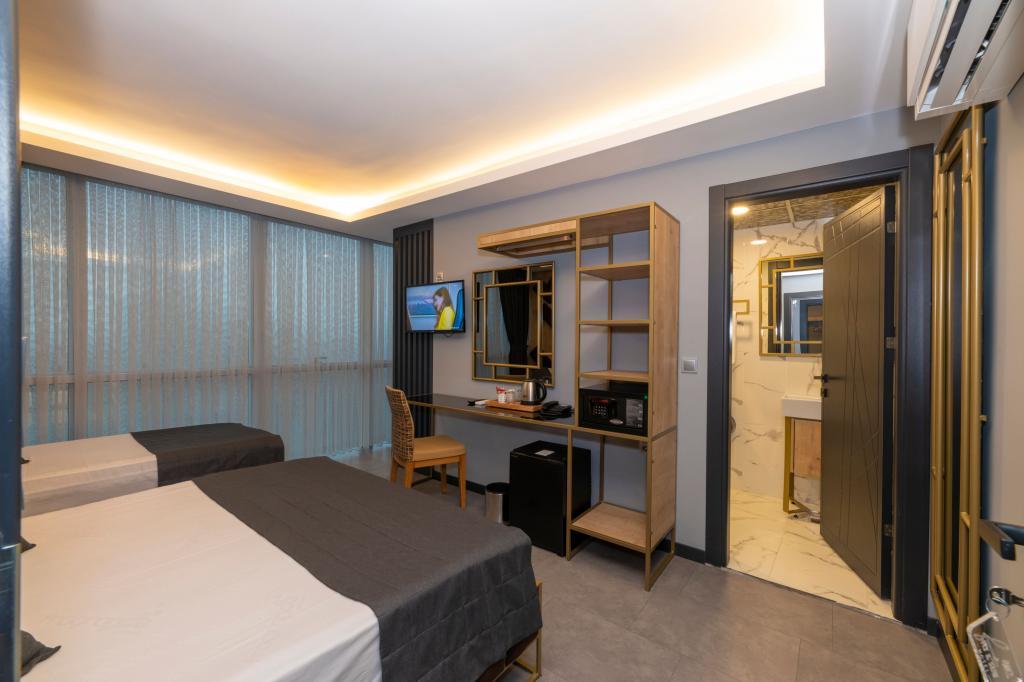 Fly and Stay Airport Hotel — 4