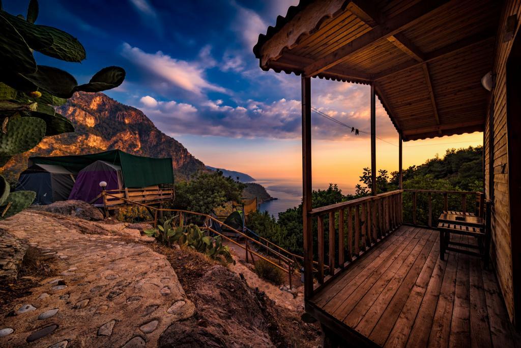 Full Moon Camp Bungalow — 2