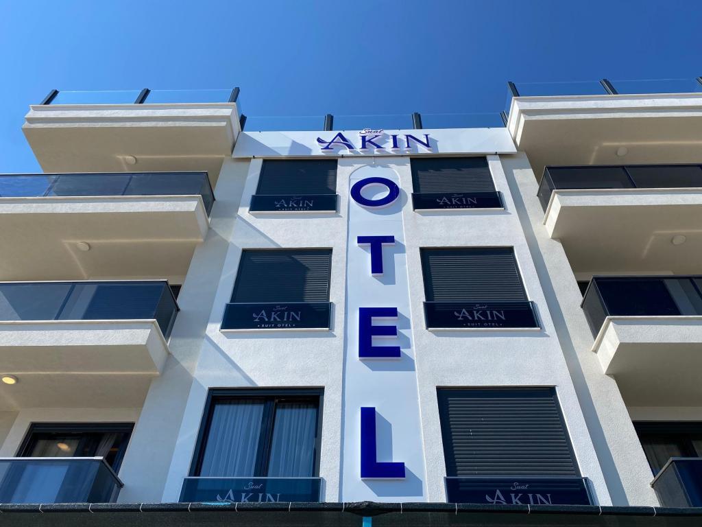 Akın Suit
