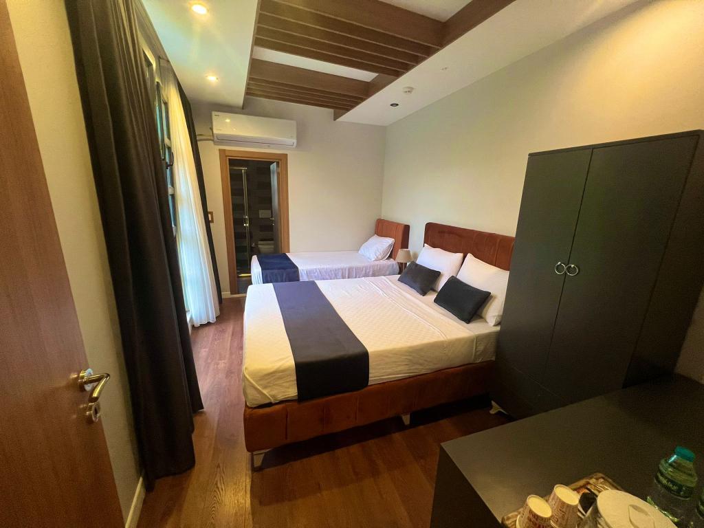 Beta Hotel — 8