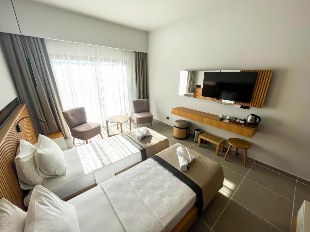 Blue Inn Resort Hotel — 4