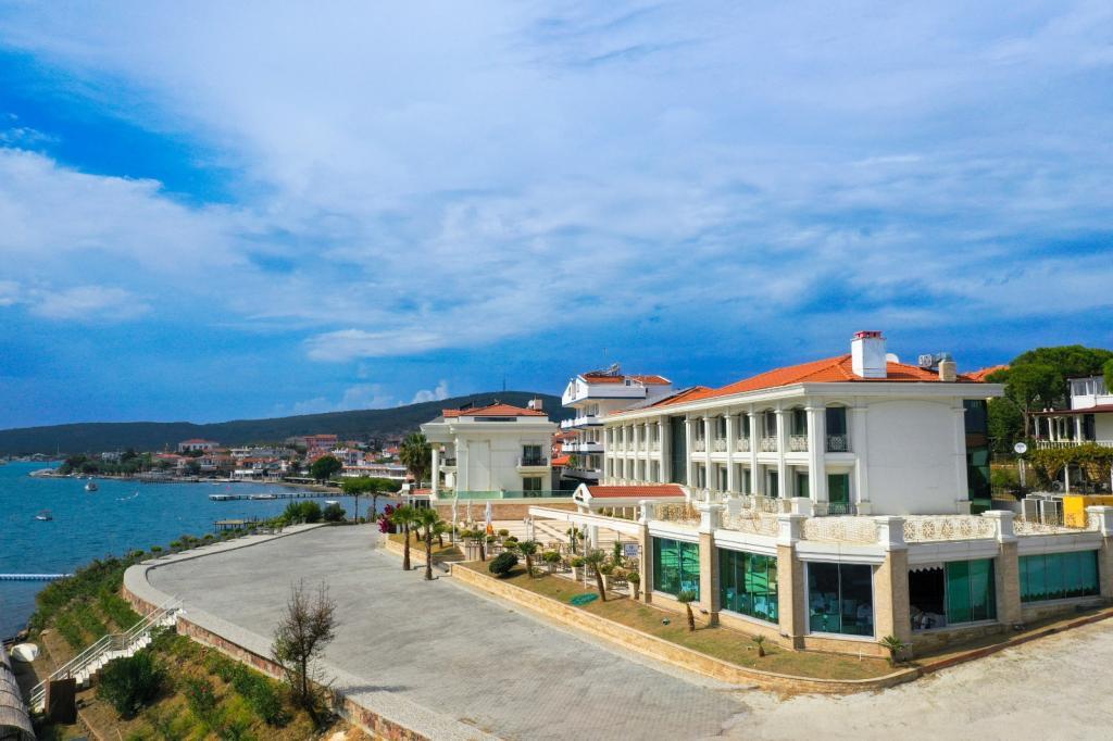 Cunda Kıvrak Otel — 2