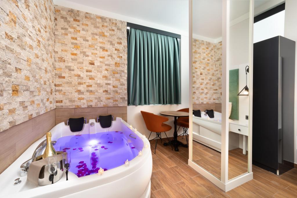 Des Suites Hotel — 9