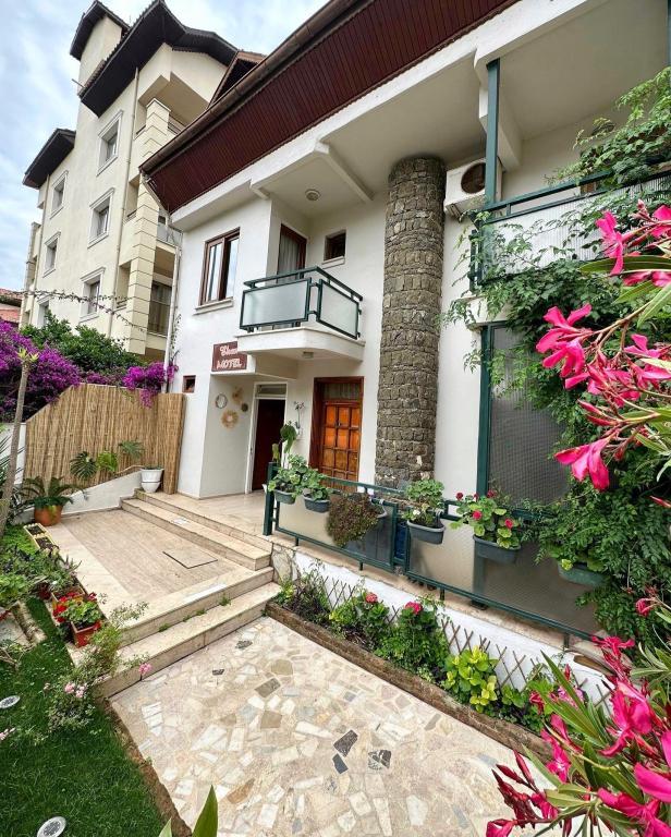 Elvan Motel