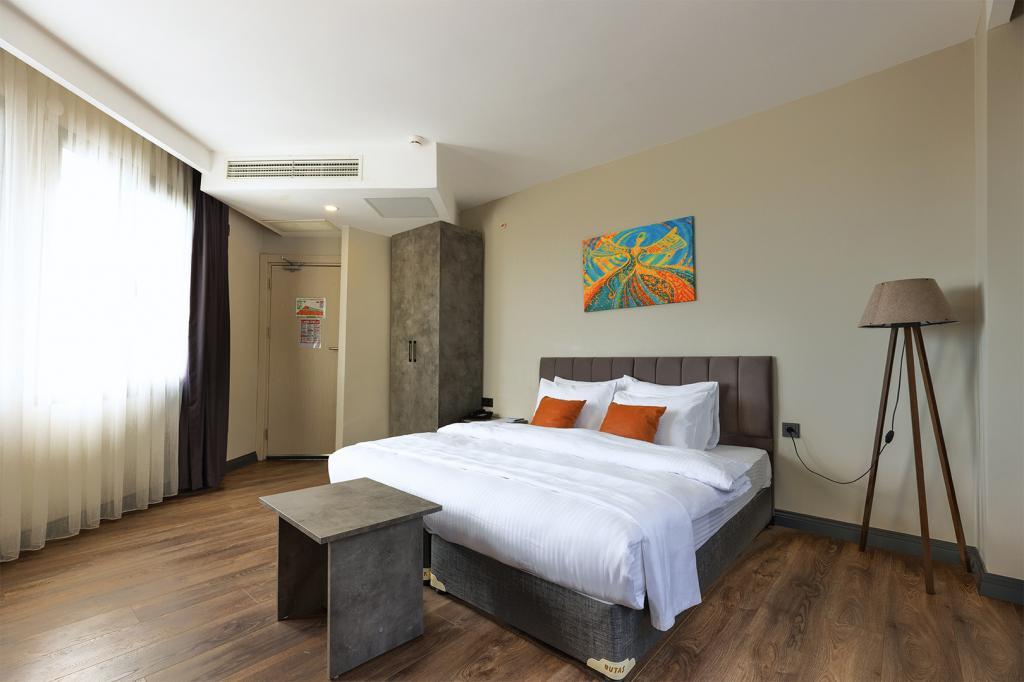 Grand Royal Hotel — 8