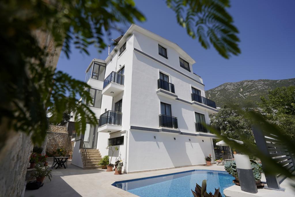 Kaya Apartments