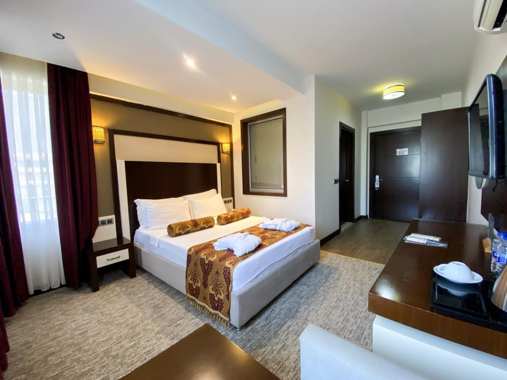 Lavin Otel — 5