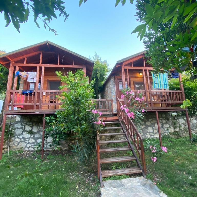 Montenegro Motel — 10