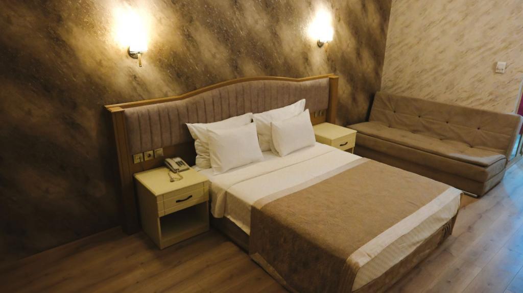 Ravanda Hotel — 5