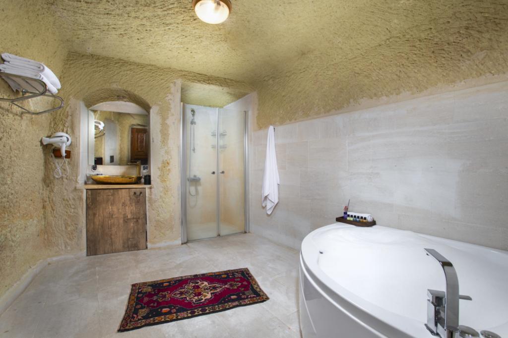 Romantic Cave Hotel — 9