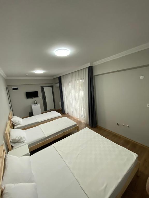 Rose Otel — 4