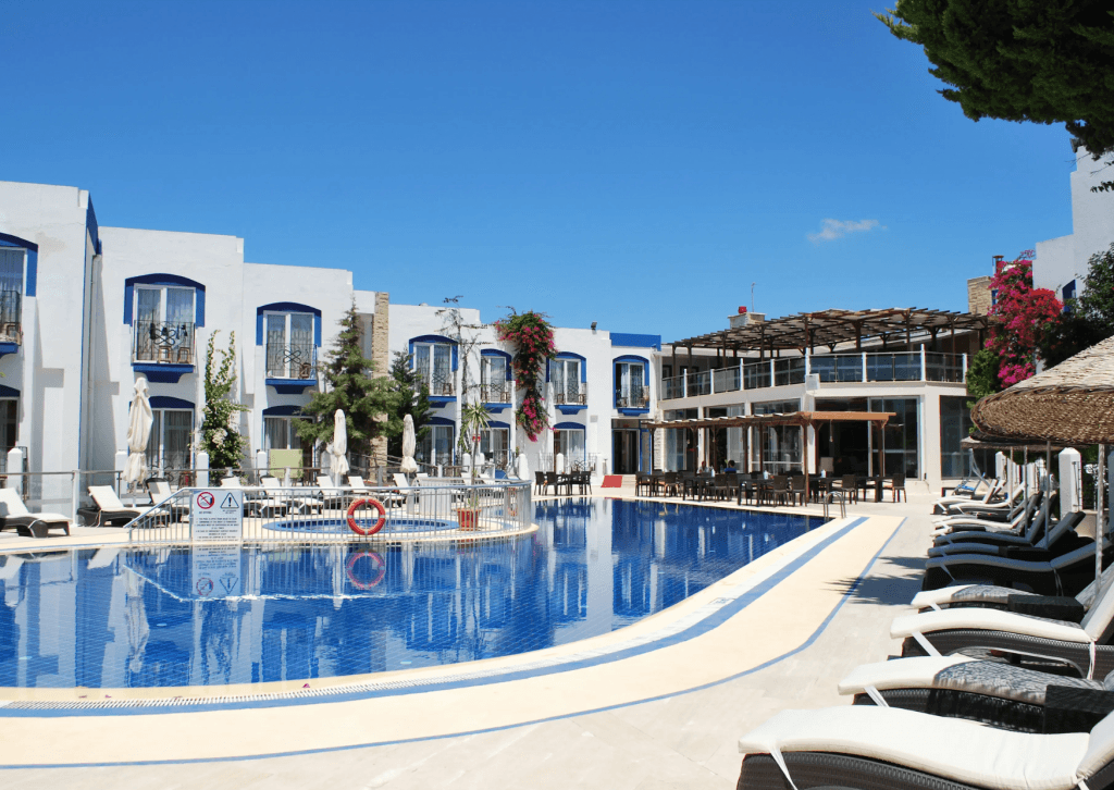 Serpina Hotel — 1