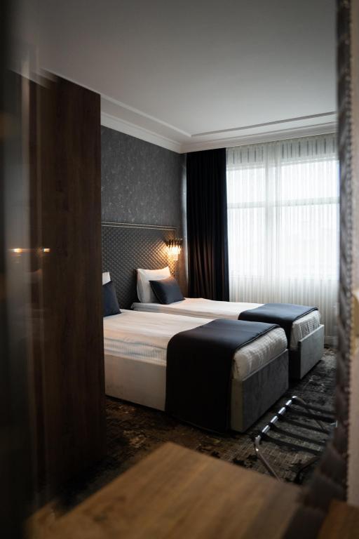 Saffari Hotel — 4