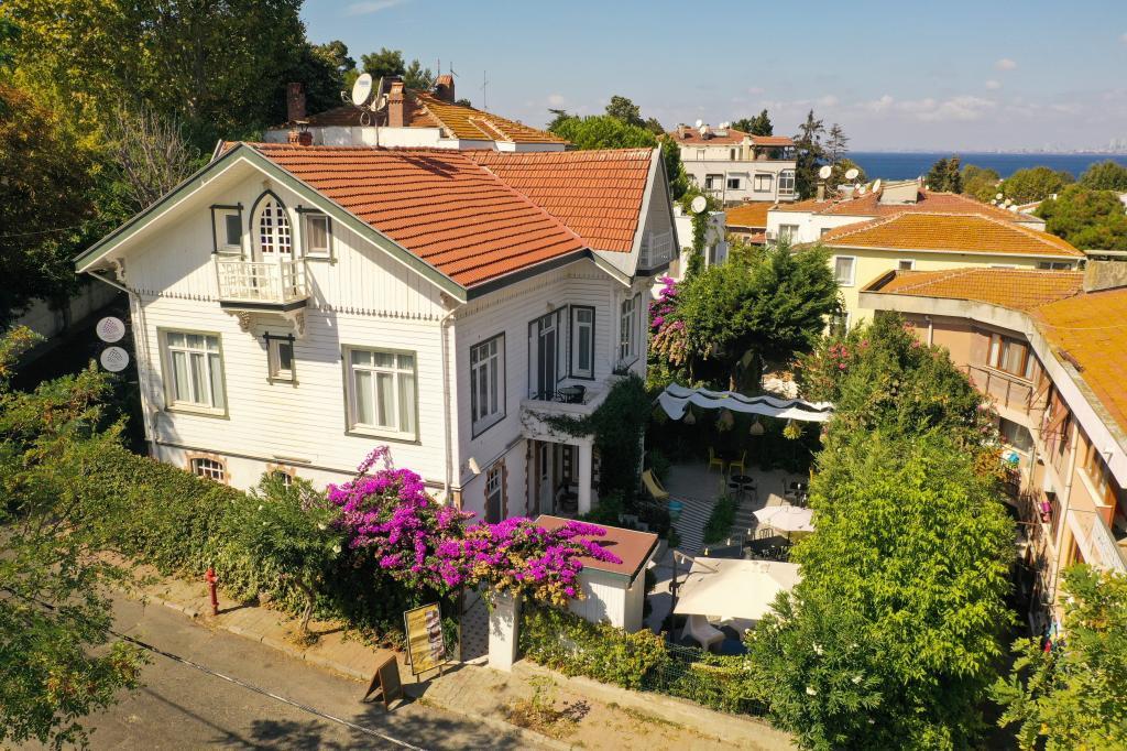 Sergüzeşt Otel — 1