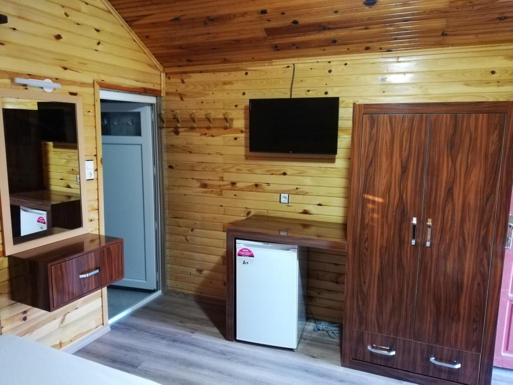 Uğur Pansiyon — 6