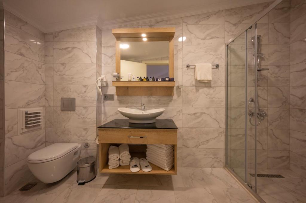 Porta Romanos Hotel — 3