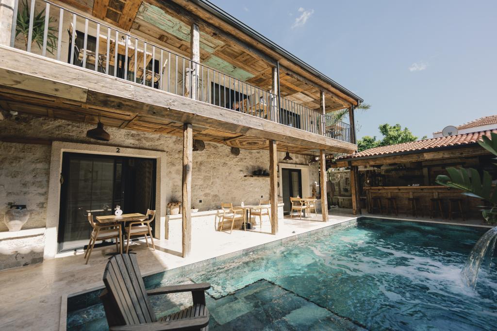 Suare Alaçatı (+12 Adult Only)