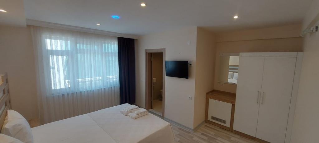 Seventy Four Hotel — 3
