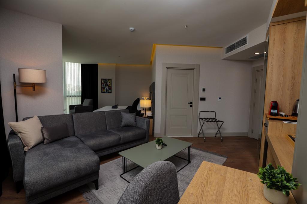 Brand Business Hotel — 10