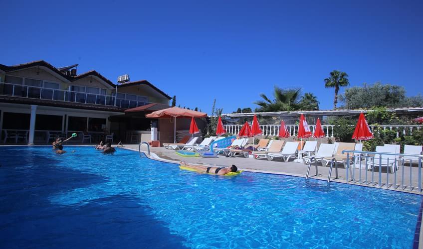 Sayanora Hotel — 4