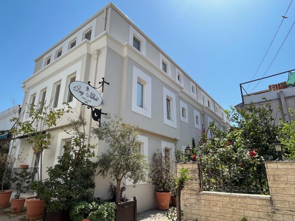 Bay Nihat Lale Otel — 1