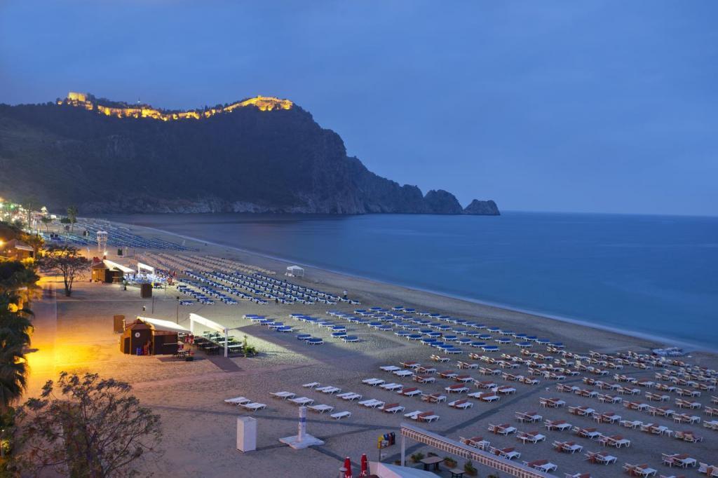 Azak Beach Hotel +16 Adult Only — 2
