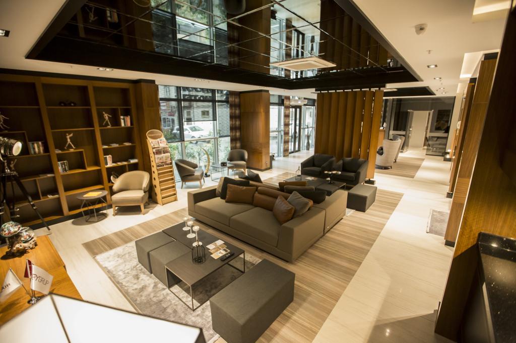Honour Hotel — 2