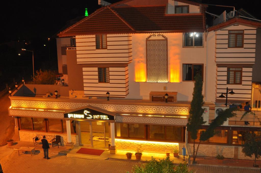 Selenium Hotel