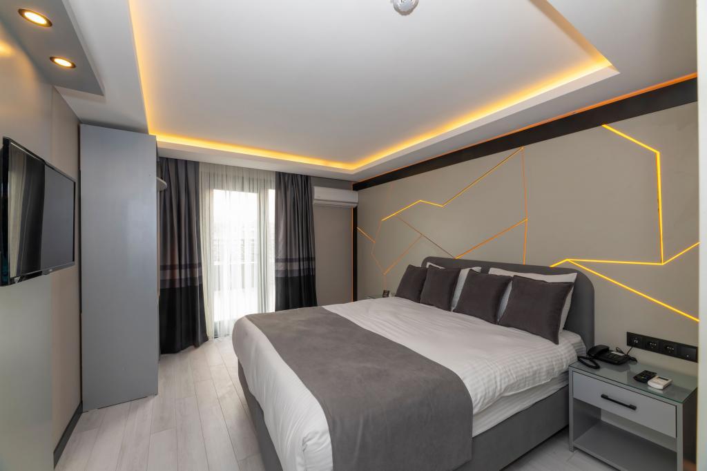 White Corner Hotel — 5