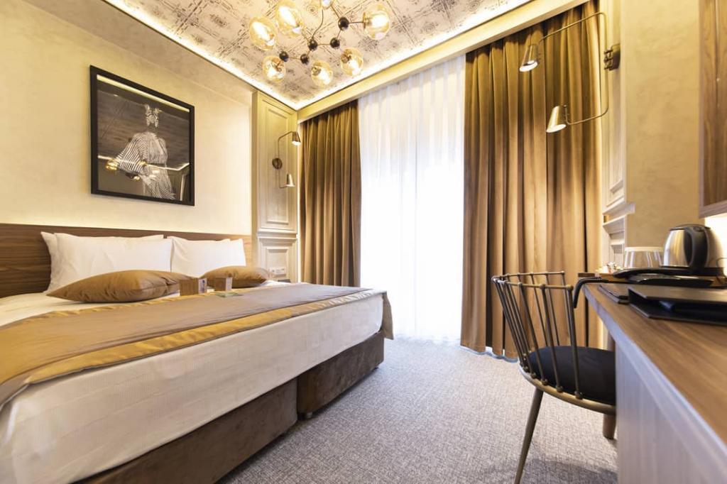 Tonight Hotel Port — 4