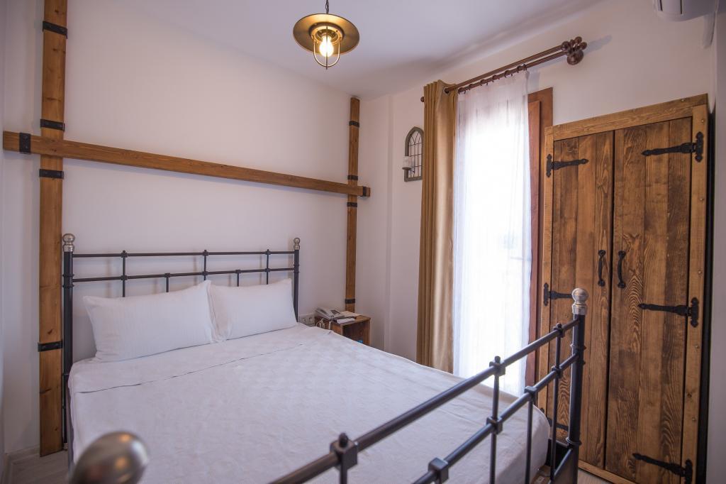 Menendi Otel — 9