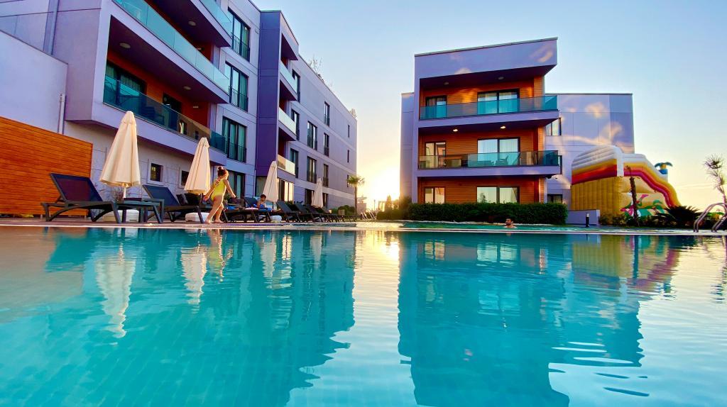 Green Hills Suites — 1