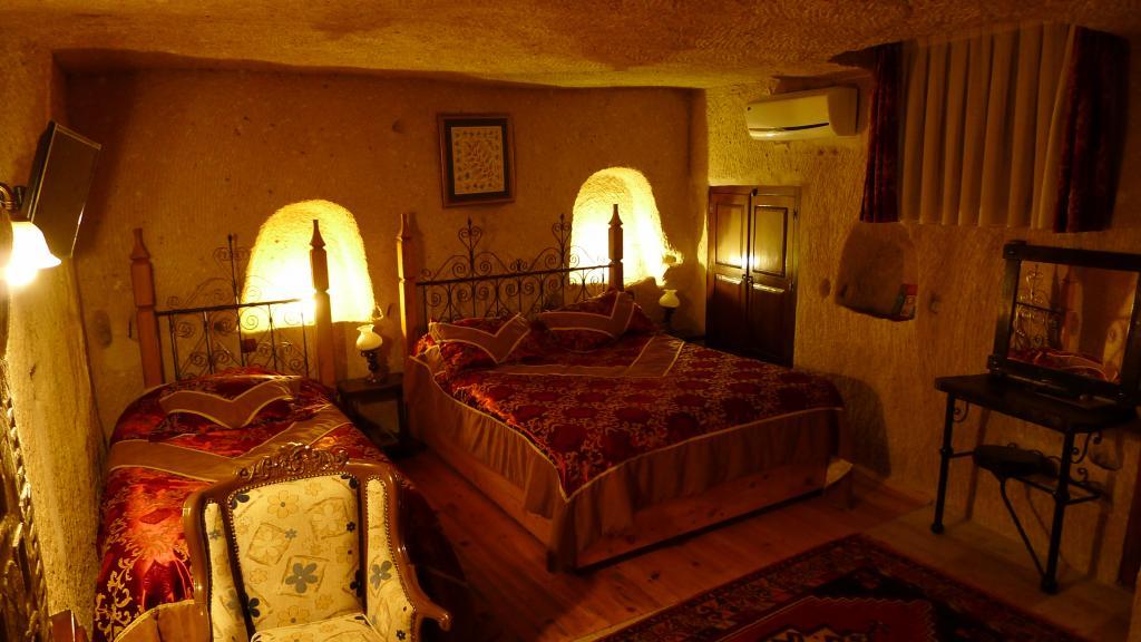 Travellers Cave Hotel — 6
