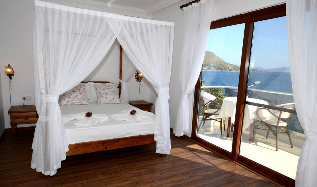 Dinç Otel Bozburun — 2