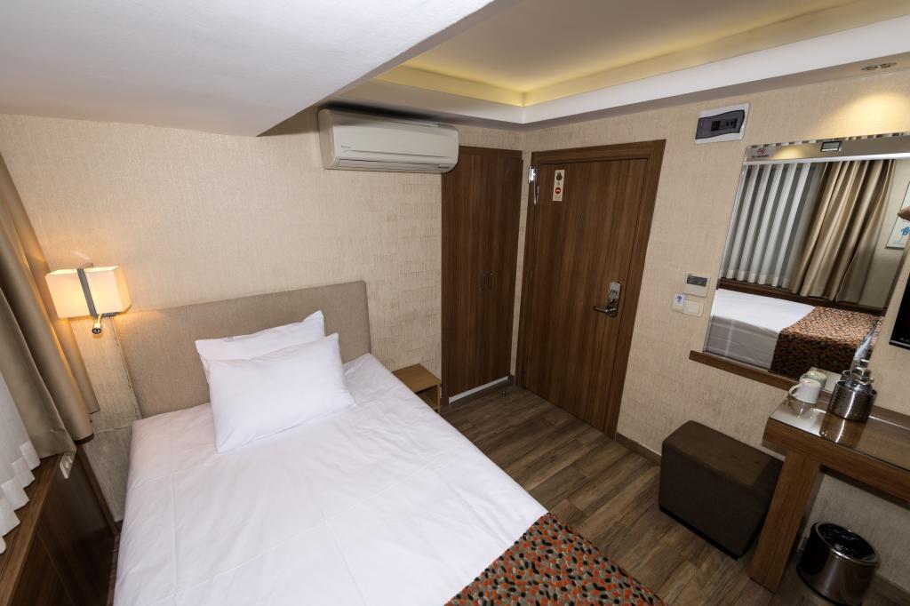 B Guest  House — 7