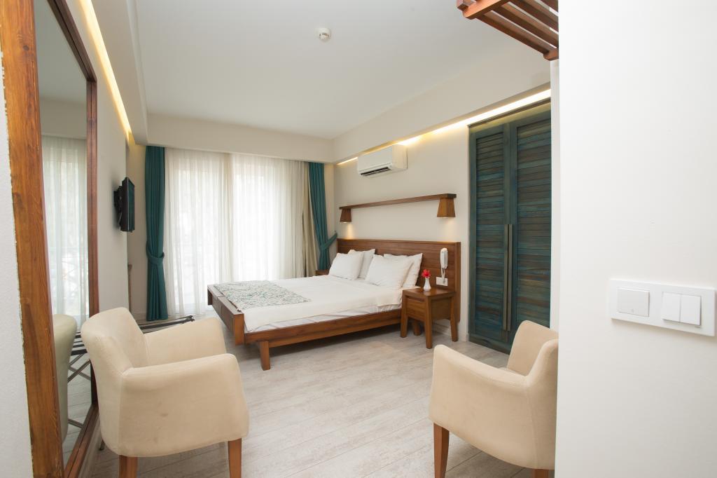 Dedeminn Marina Hotel — 7