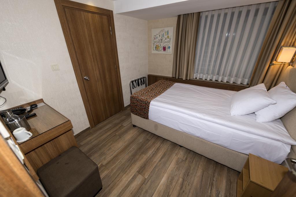 B Guest  House — 3