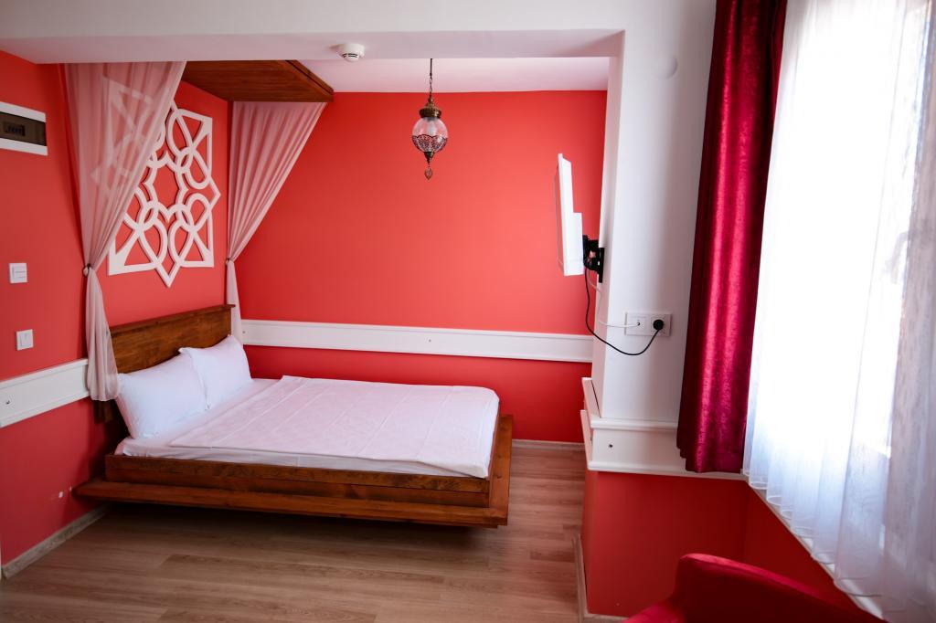 Menendi Otel — 10
