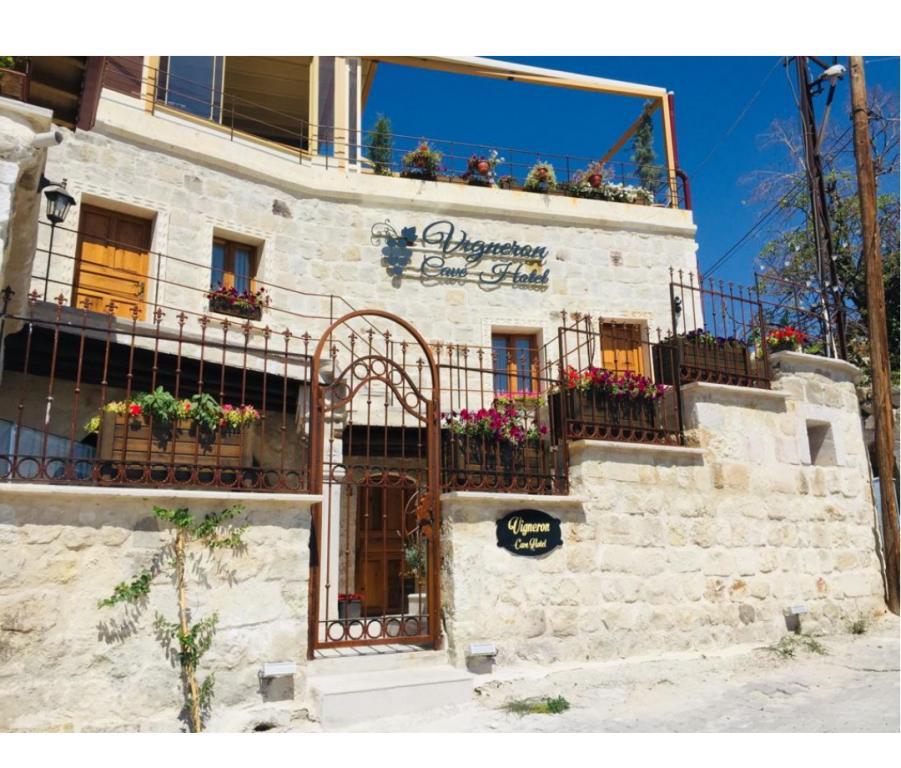 Vigneron Cave Hotel