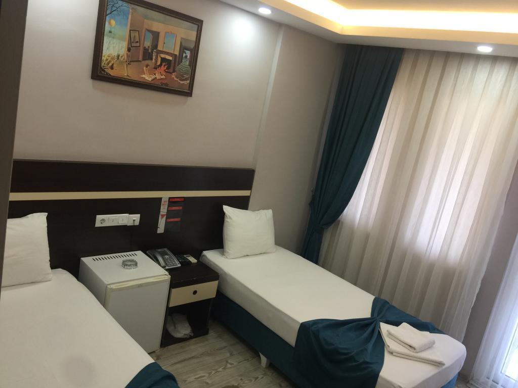 Hotel Luna — 5