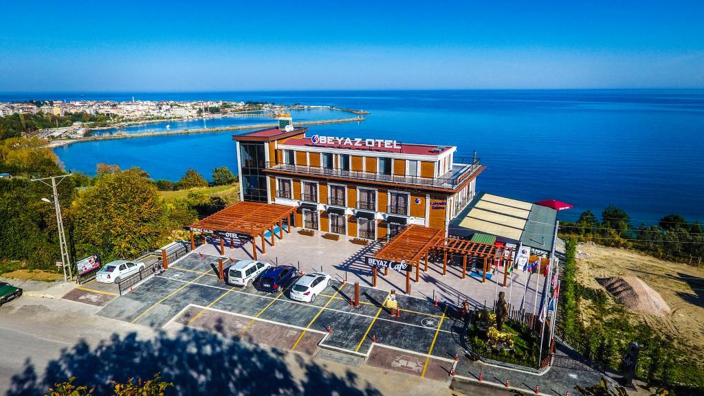 Beyaz Otel Gerze — 1
