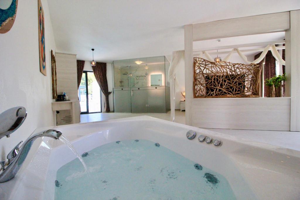 Z Exclusive Hotel and Villa — 2