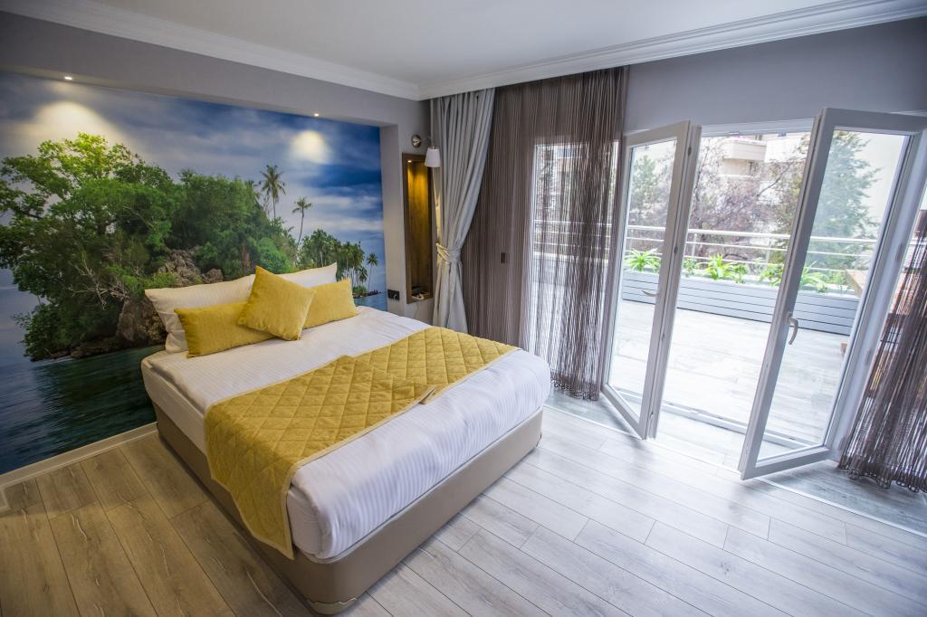 Double Bond Hotel — 4