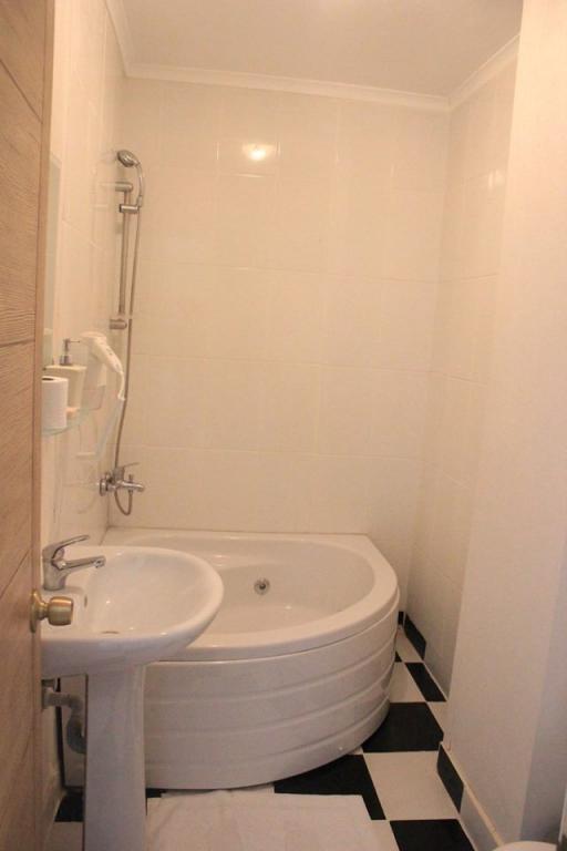 Kalifhan Hotel Ayvalık — 10