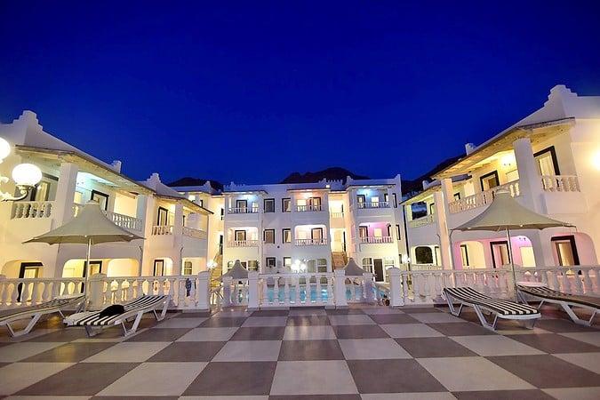 Bahama Art Hotel — 1