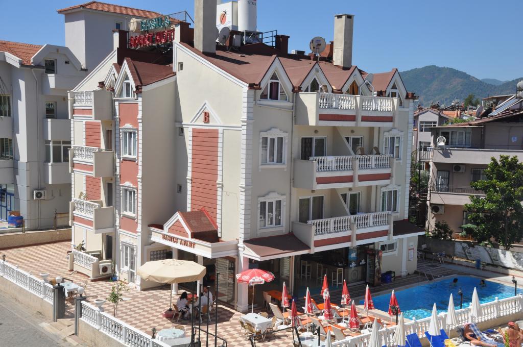 Basils Apart Hotel — 1