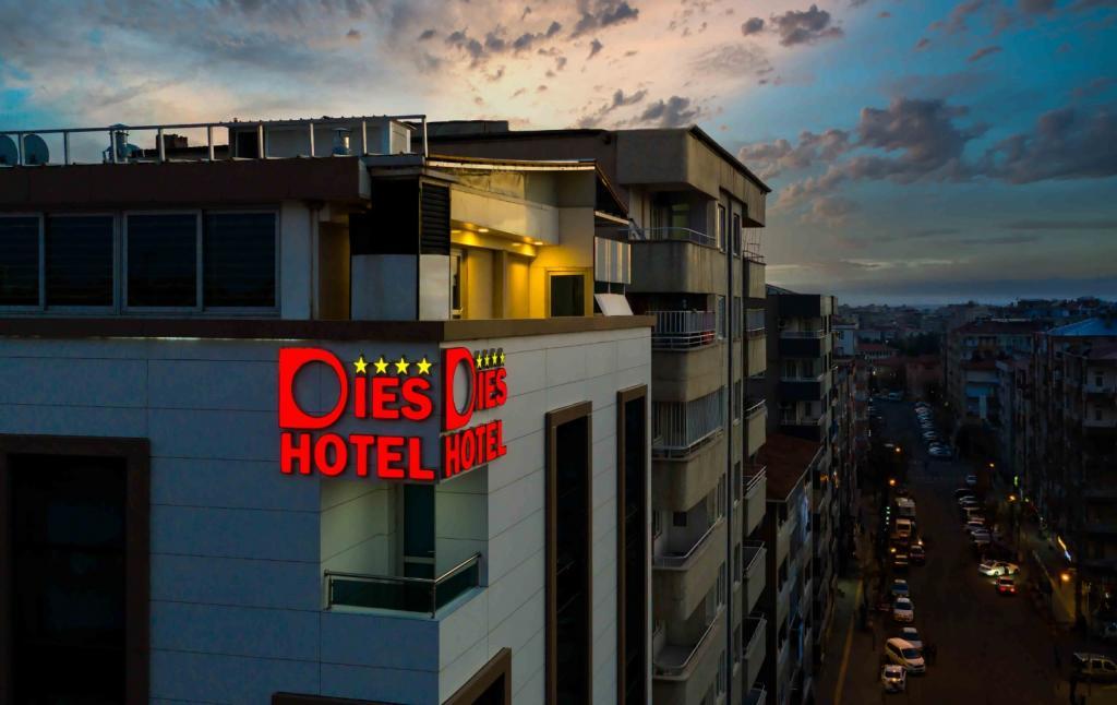 Dies Otel — 1
