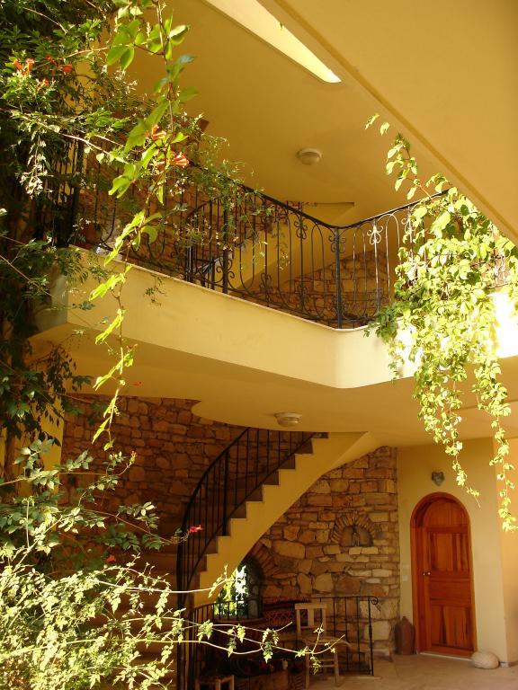 Emel Pension — 8