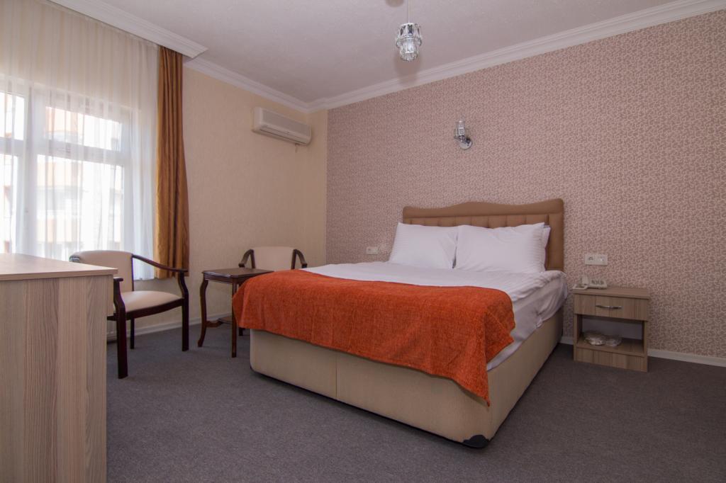 An Grand Hotel — 6