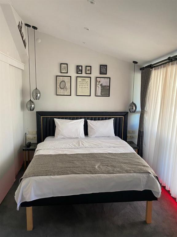 Corner Hot Hotel — 2